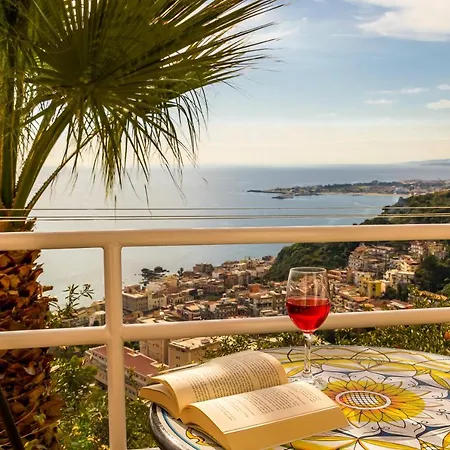Kate - * Taormina
